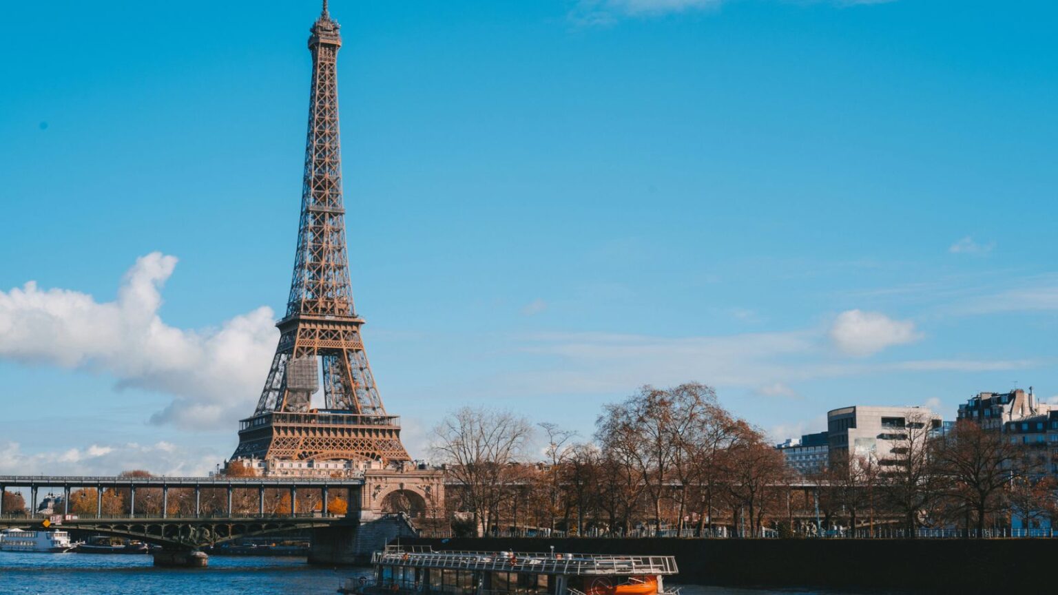 The Ultimate Travel Bucket List: 30 Iconic Landmarks You Need to Visit ...