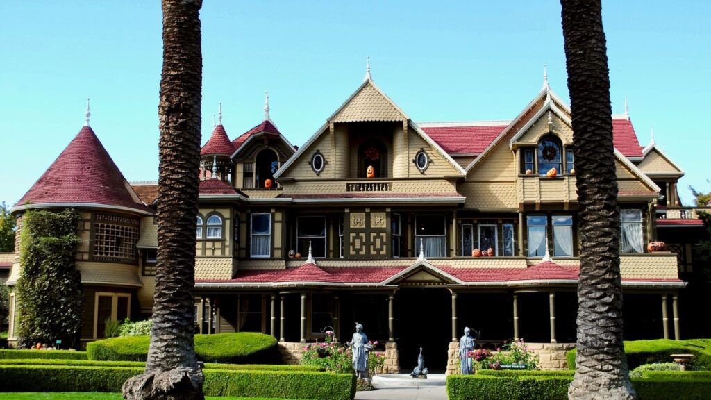 Explore These 18 Spine-Chilling Haunted Sites for Your Next Getaway 12 12 8
