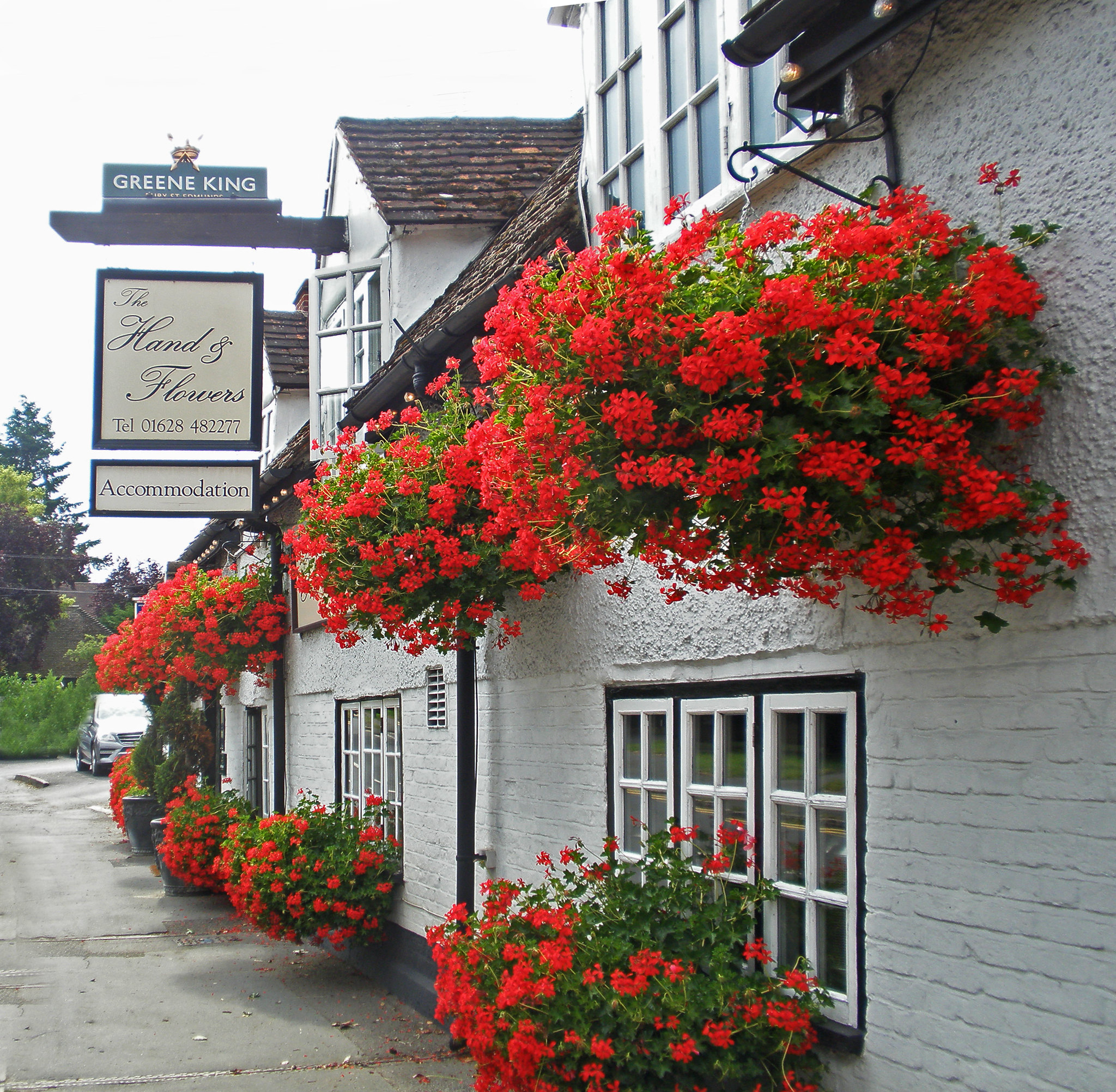 18 Iconic British Pubs That Offer More Than Just a Pint 8 14728105206 ec0d371139 k