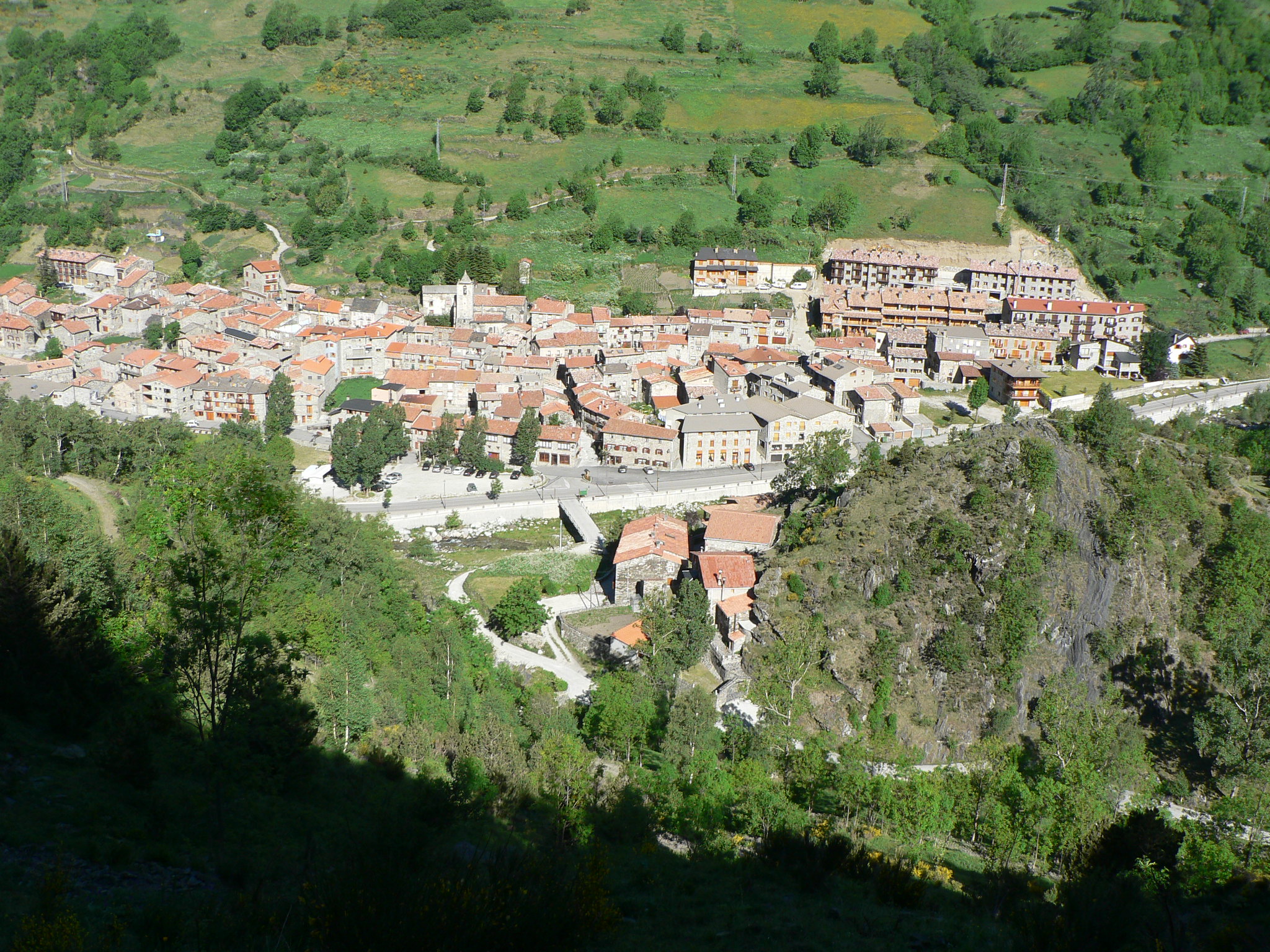 Explore the Pyrenees: 18 Mountain Towns Perfect for a Warm, Rustic Getaway 18 173859286 d31b053396 k