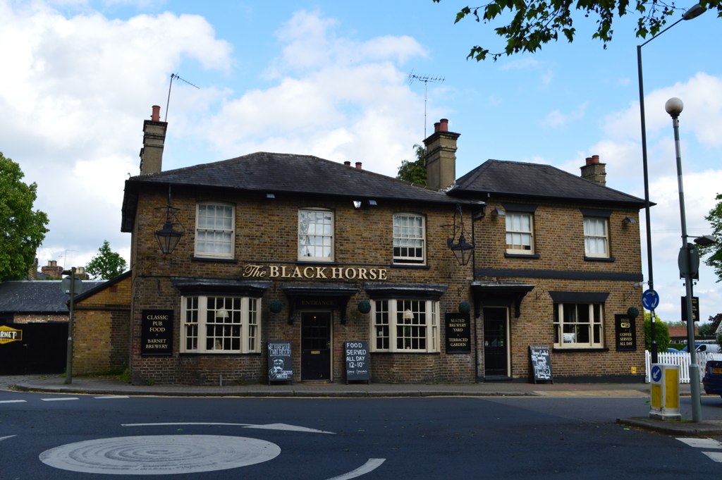 18 Iconic British Pubs That Offer More Than Just a Pint 6 18421342931 580d90c391 b