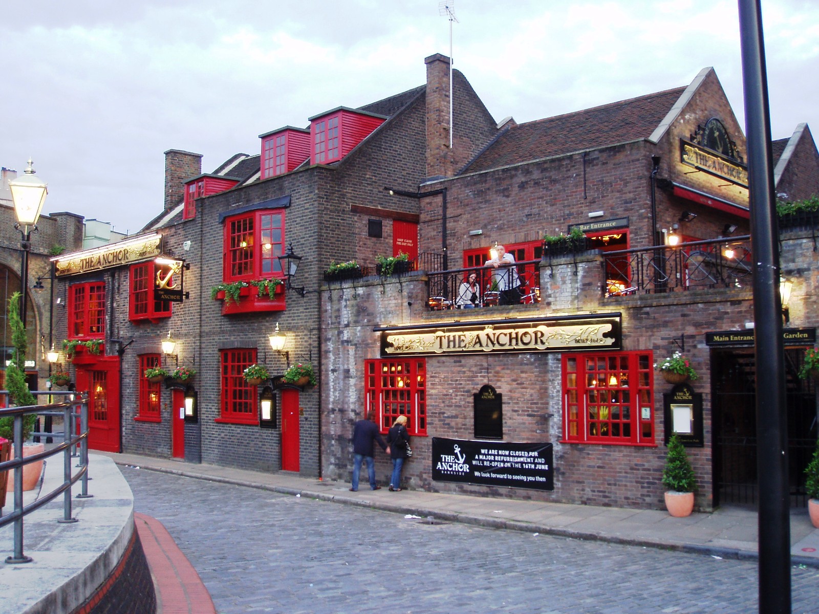 18 Iconic British Pubs That Offer More Than Just a Pint 12 2587601649 82eeeab86d h