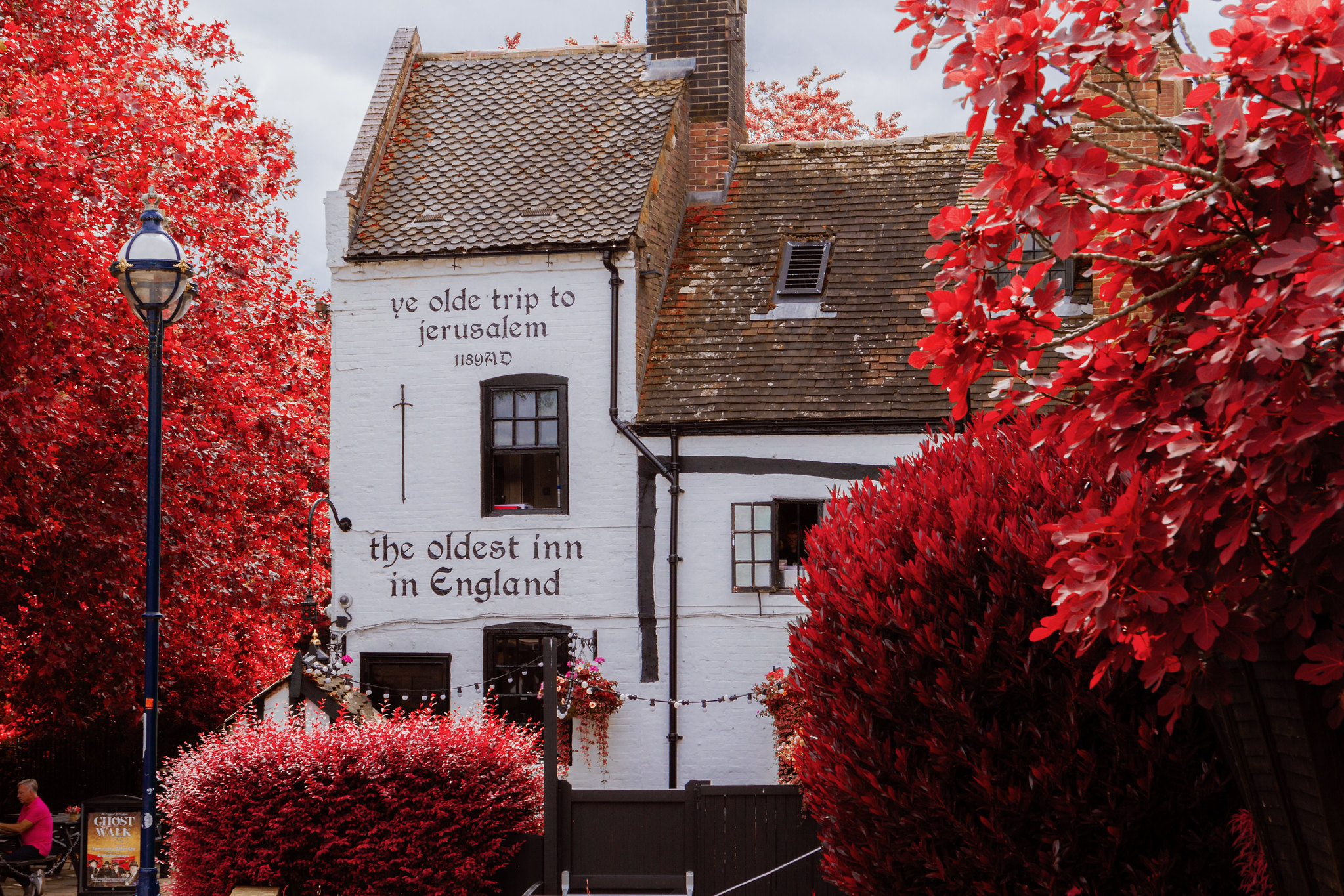 18 Iconic British Pubs That Offer More Than Just a Pint 2 48494715321 7a7c9ef722 k