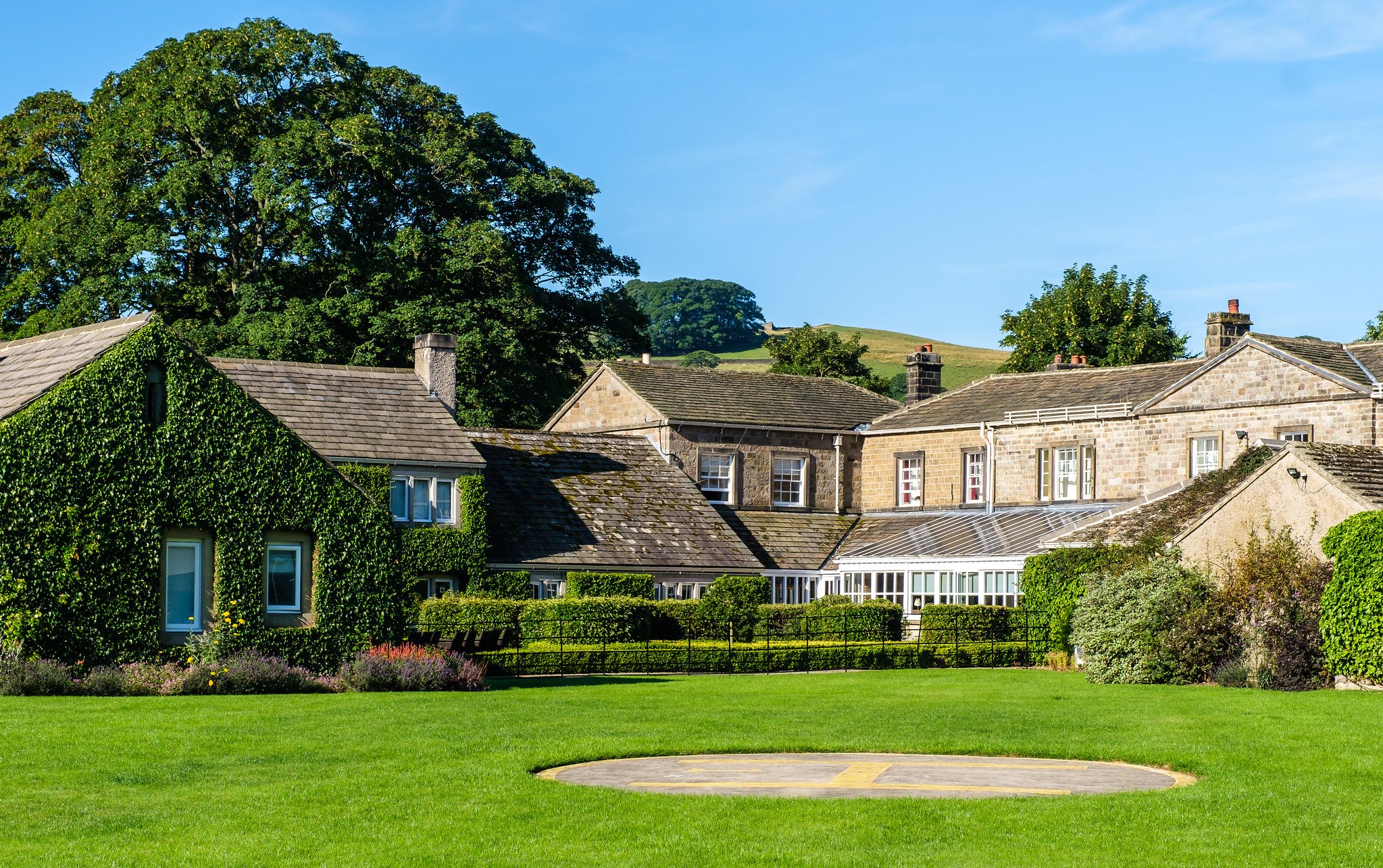 18 Iconic British Pubs That Offer More Than Just a Pint 7 52343010494 1d557ef641 k