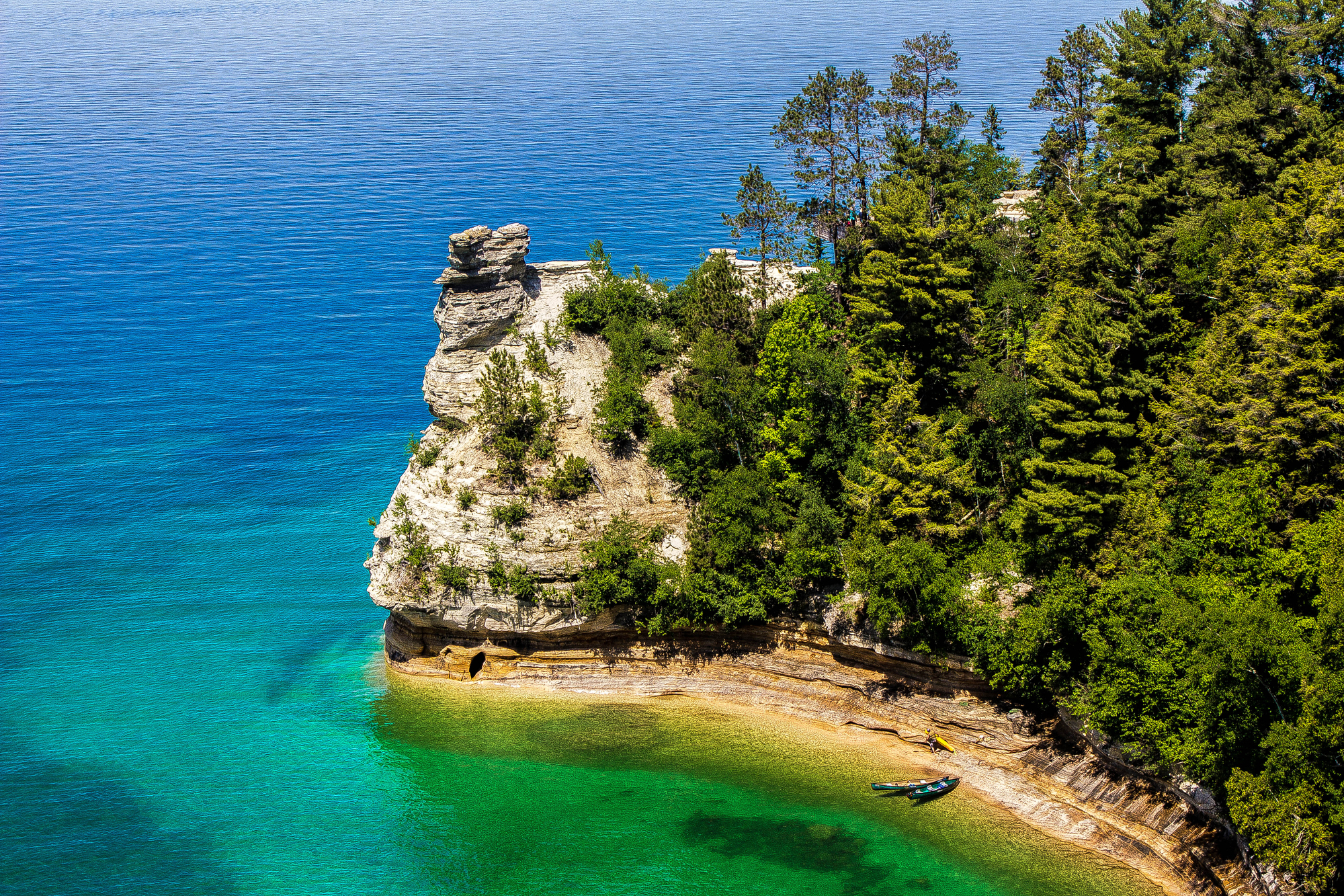 25 Coastal Trails That Will Take Your Breath Away 15 Depositphotos 219350104 L 2