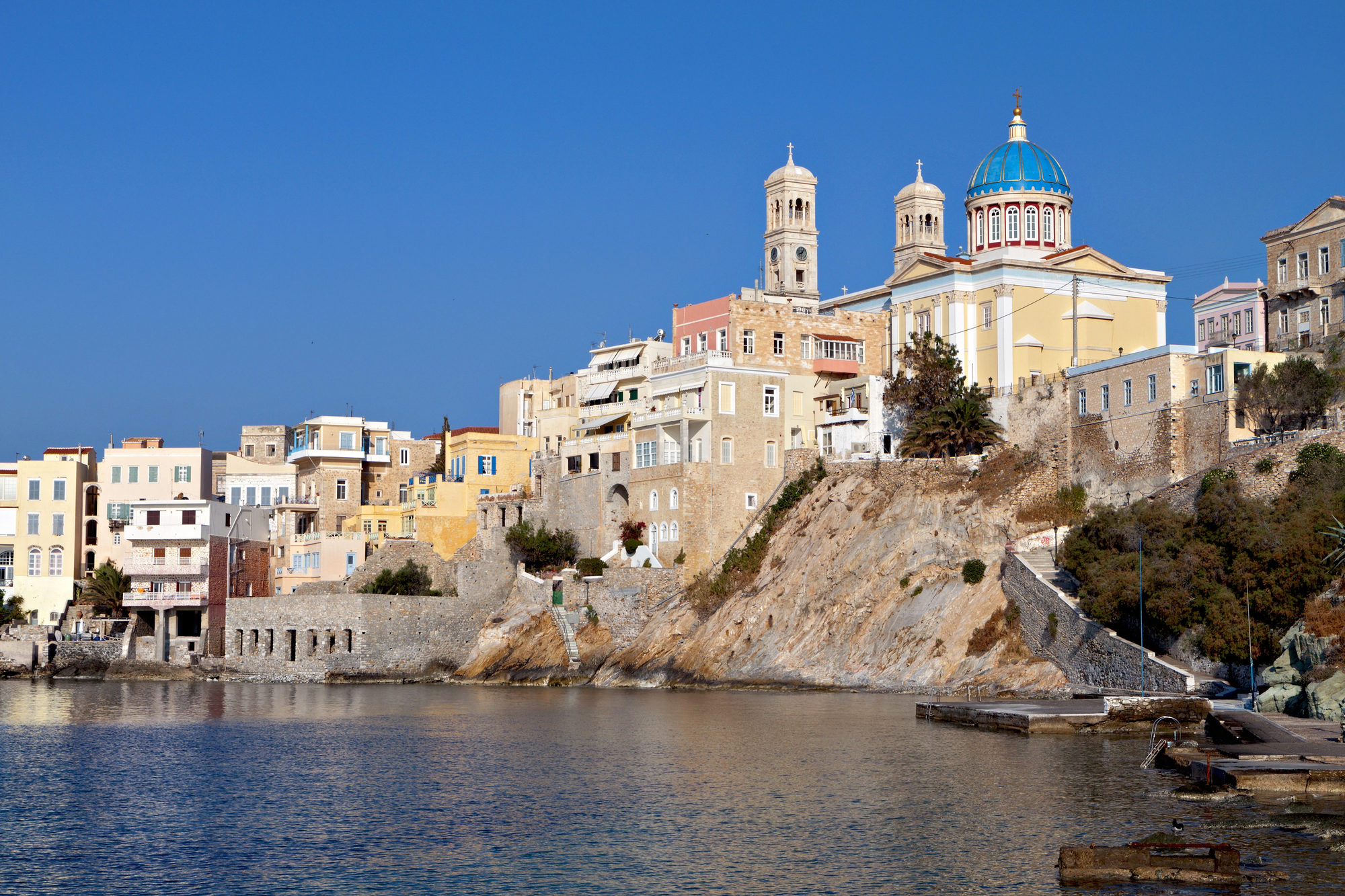 18 Coastal Villages in Greece's Cyclades With Idyllic White-Washed Houses 6 Depositphotos 25946769 L