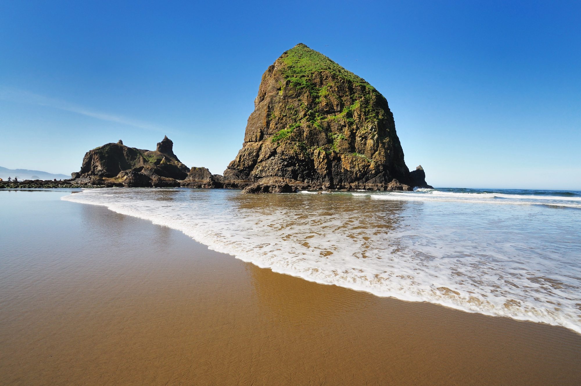 25 Coastal Trails That Will Take Your Breath Away 17 Depositphotos 27226711 L