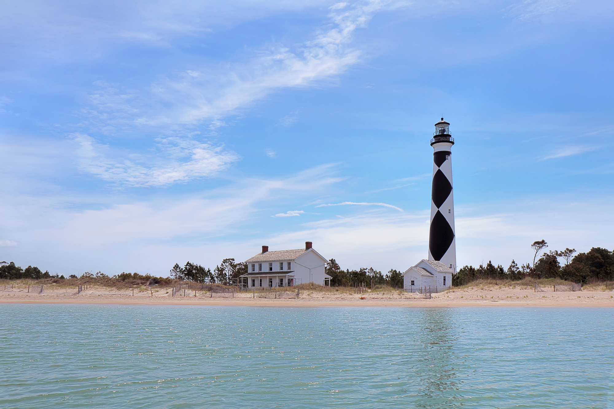 25 Coastal Trails That Will Take Your Breath Away 22 Depositphotos 344712200 L