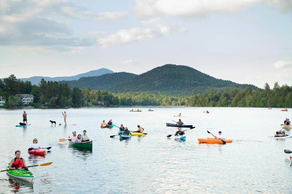 20 Breathtaking Upstate New York Sights You Won’t Want to Miss 7 paddling on mirror lake