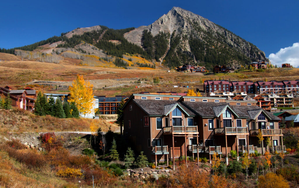 18 Best Mountain Towns in Colorado for a Summer Getaway - The Modern ...