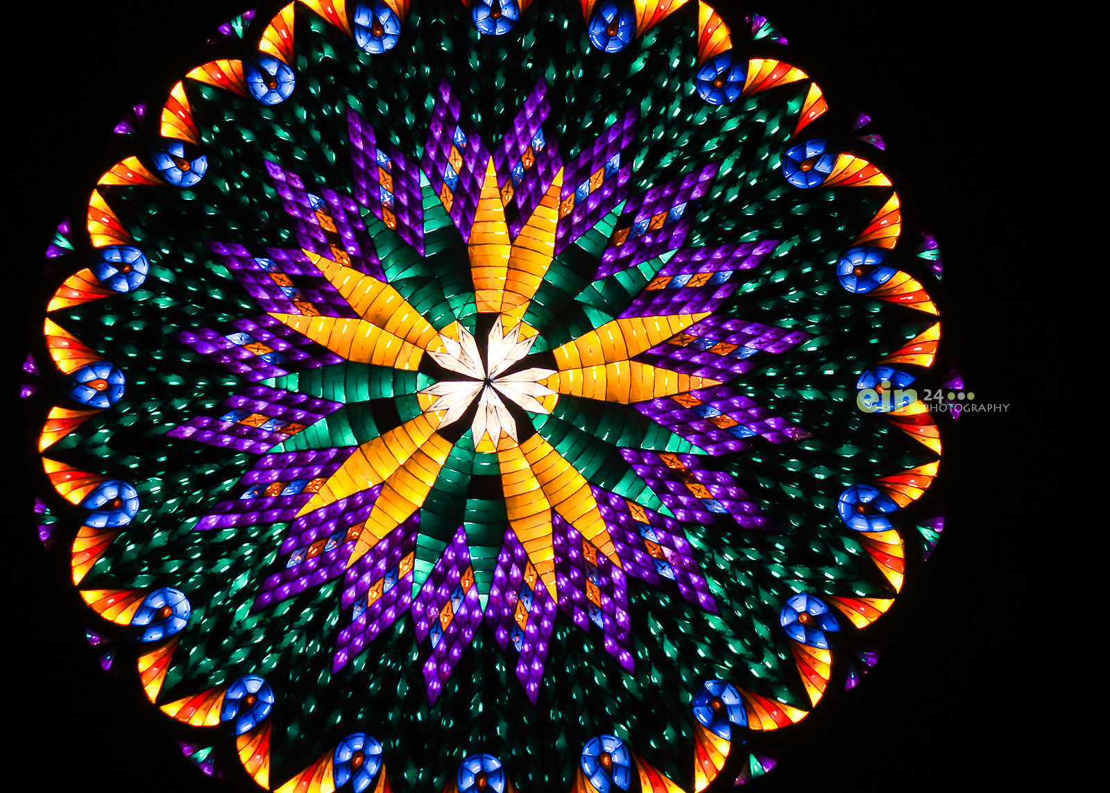 17 Unusual Christmas Traditions That Will Spark Your Curiosity About Global Celebrations 12 John David Guevarra Annual Giant Lantern Festival San Fernando Pampanga