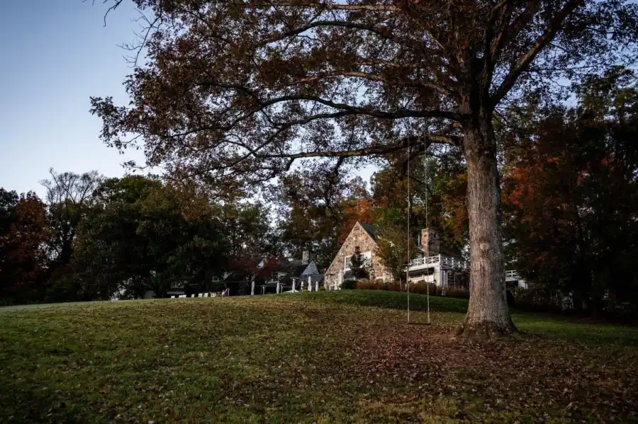 Web JPG BF 22 10 14 RAU FALL 3788